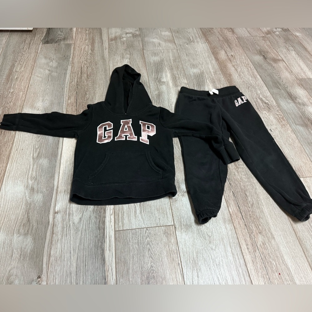 GAP Kids Black Sweatsuit👧🏻